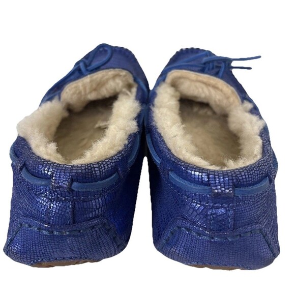 UGG Dakota Moccasin Slippers Womens 8 Blue Metallic Croc - Picture 6 of 12
